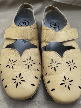 Propet Ortholite Chickadee Mary-Jane cream leather loafer flat US10 =EU41 =UK7.5